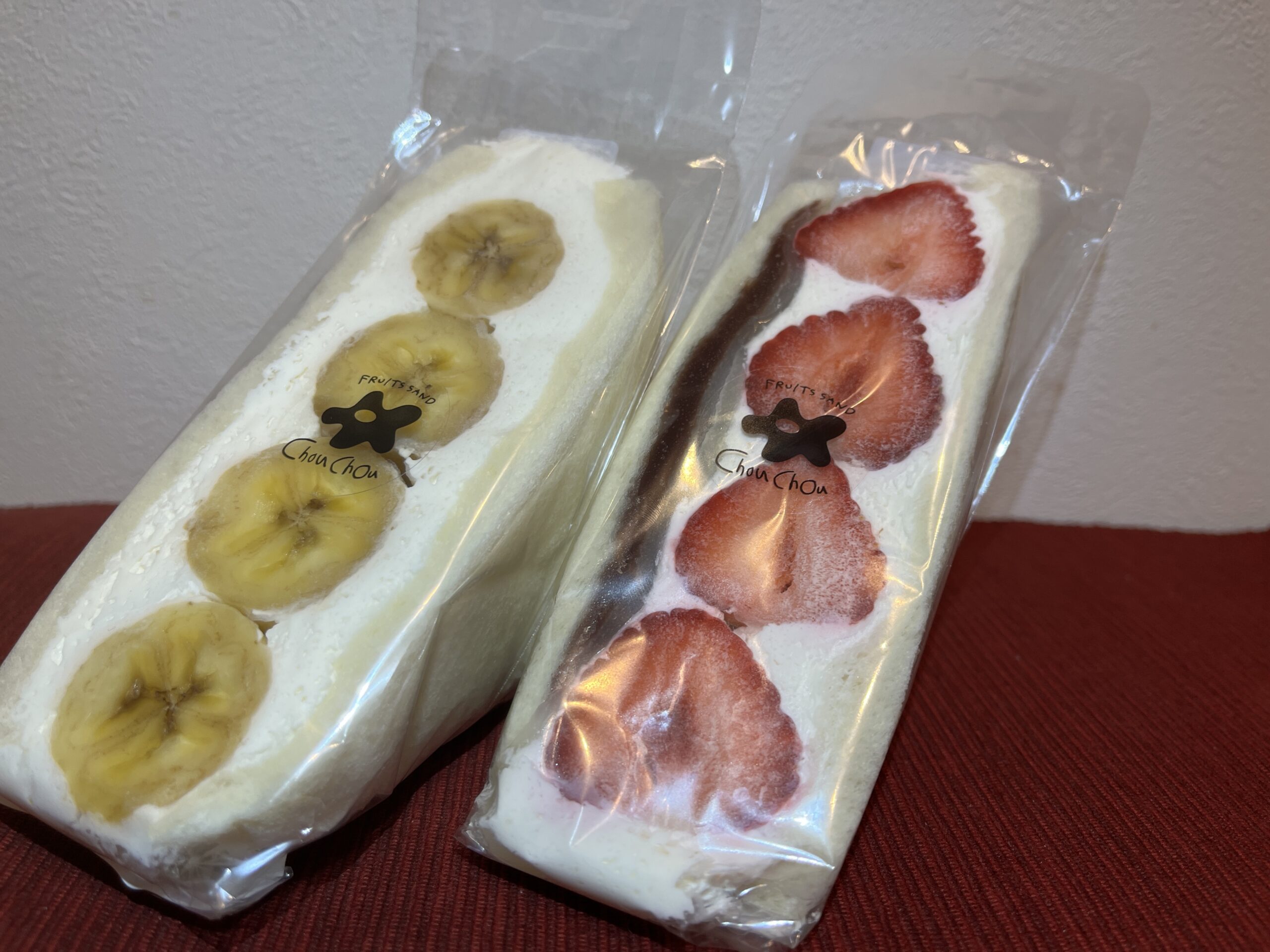 富山県フルーツサンドシュシュの苺大福サンドを買ってみた